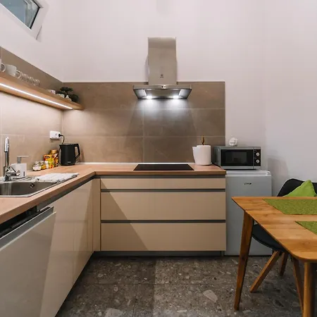 Modern Living In Centre