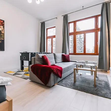 Modern Living In Centre Apartment *